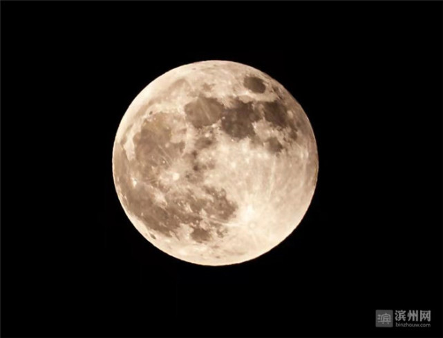 滨州上空精彩上演月全食天象奇观