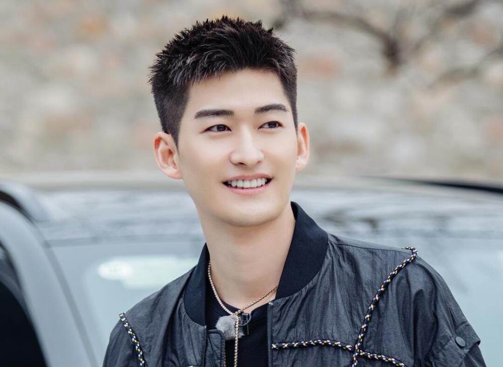 张翰的游戏玩法很另类却让观众看到了桃花坞更真实的尴尬