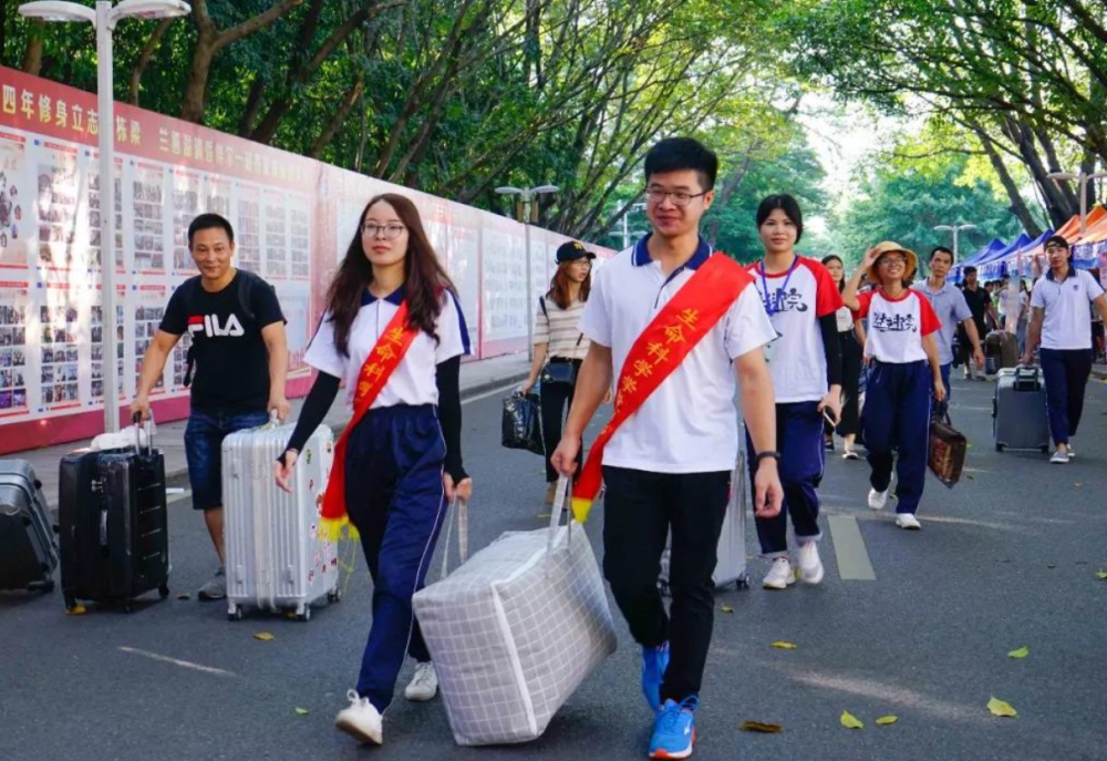 婴儿衣服排行榜_婴儿服饰什么品牌好婴儿服饰品牌排行榜十强