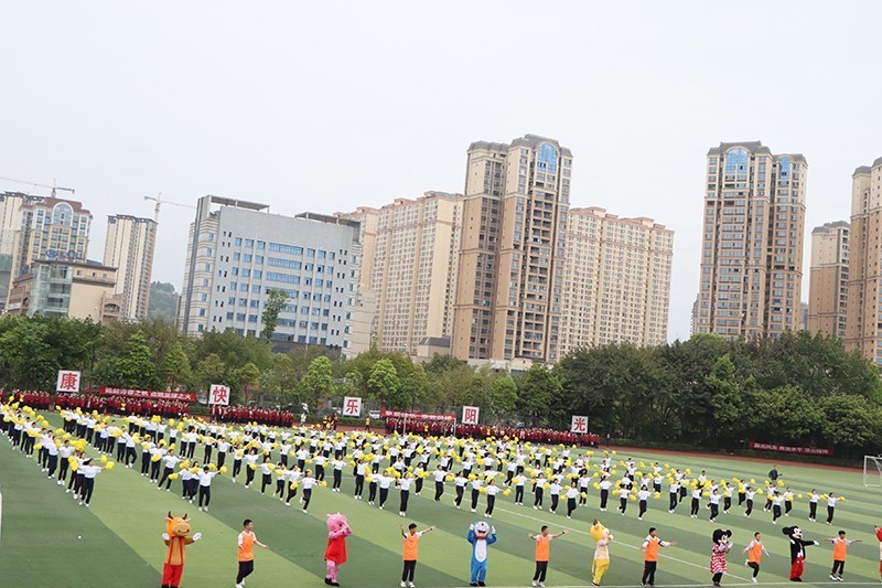 培养学生的凝聚力及向心力,南充一中初2023届篮球联赛于4月19日正式"
