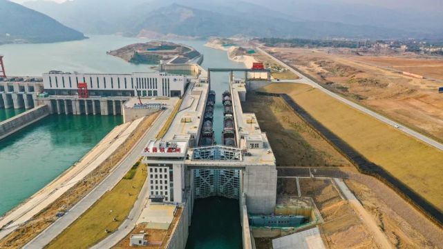 睇睇,大藤峡船闸单日过闸达10闸次,通过船舶91艘次