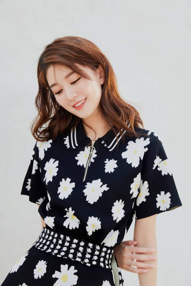 她是隐形富二代,大学拒演女一号,23岁爆红,四年后演技再遭质疑