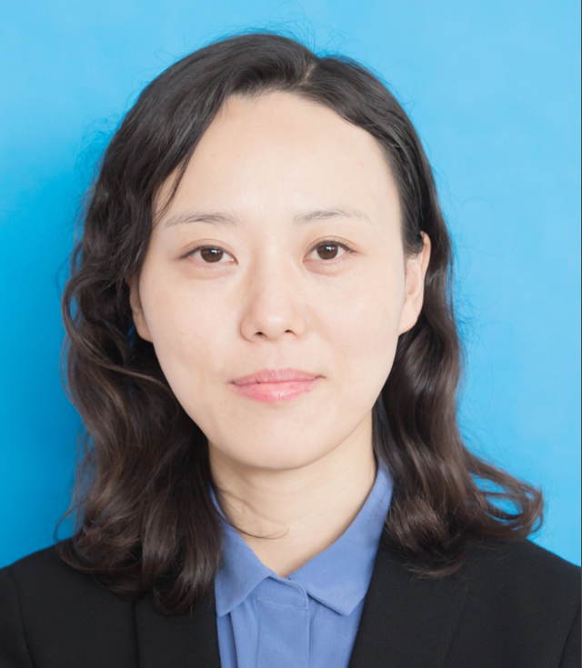 细数一下女贪官:扔下5万睡区领导,用美貌"骗到"看守所副所长