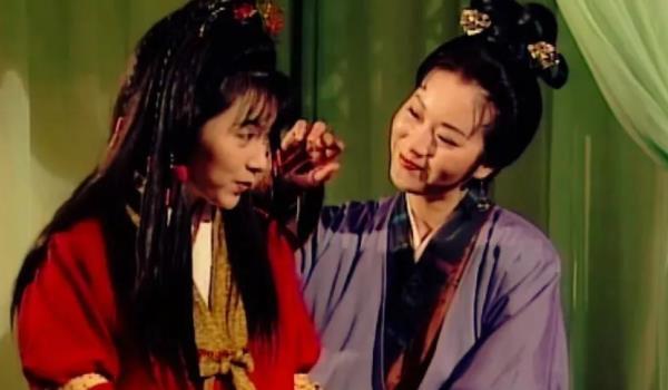 同样是亲生女儿,黄蓉为何偏爱草包郭芙?郭襄出生时候就注定了