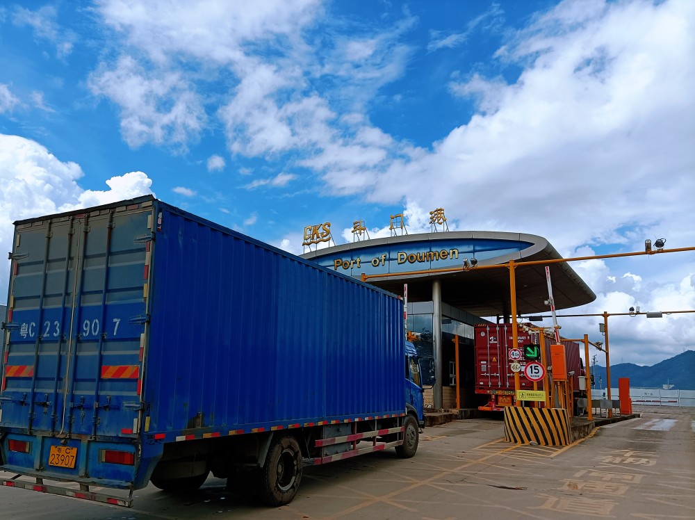 斗门海关实施24小时"卡口开放"助力企业出口驶入"快车道"