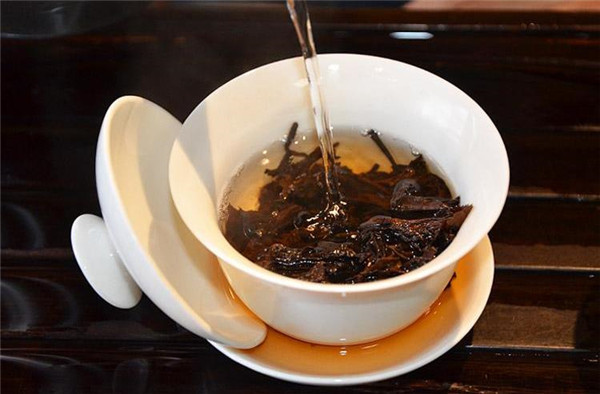 洗茶是干净卫生还是浪费茶的滋味6大茶叶中这些茶不适合冲水