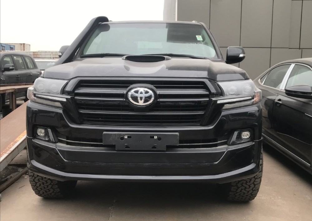 柴油丰田陆巡实拍,4.5t引擎越野套件,实车比宝马x5还霸气