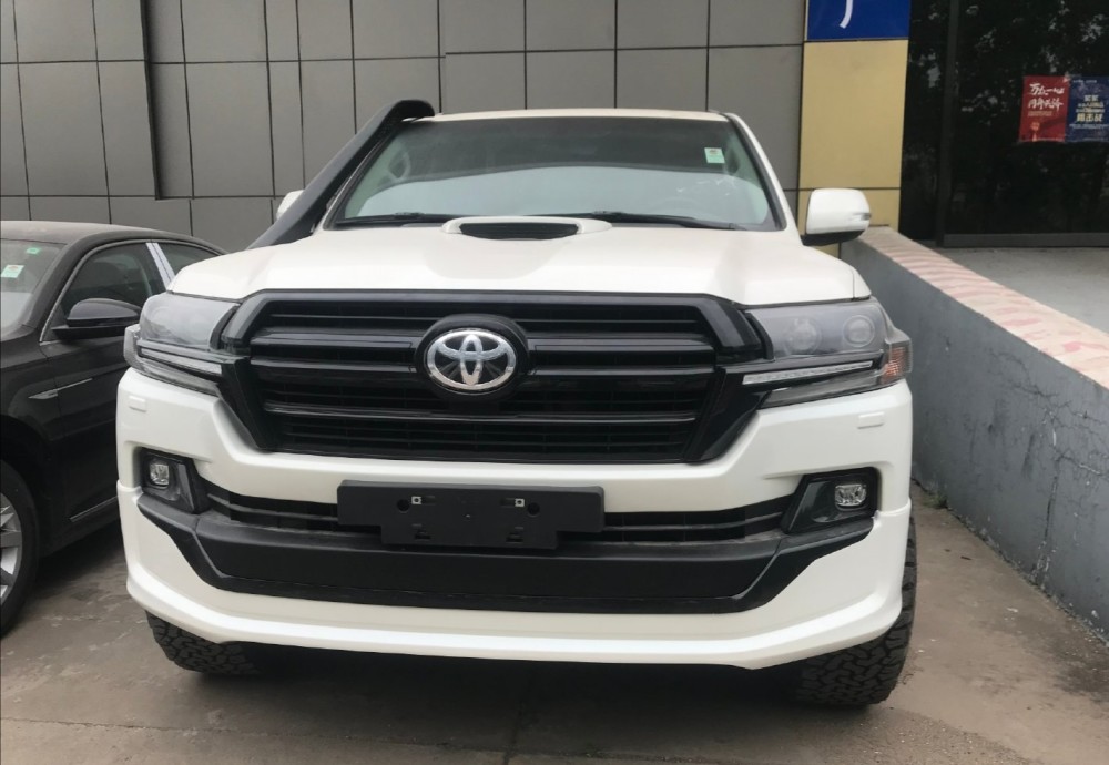 柴油丰田陆巡实拍,4.5t引擎越野套件,实车比宝马x5还霸气