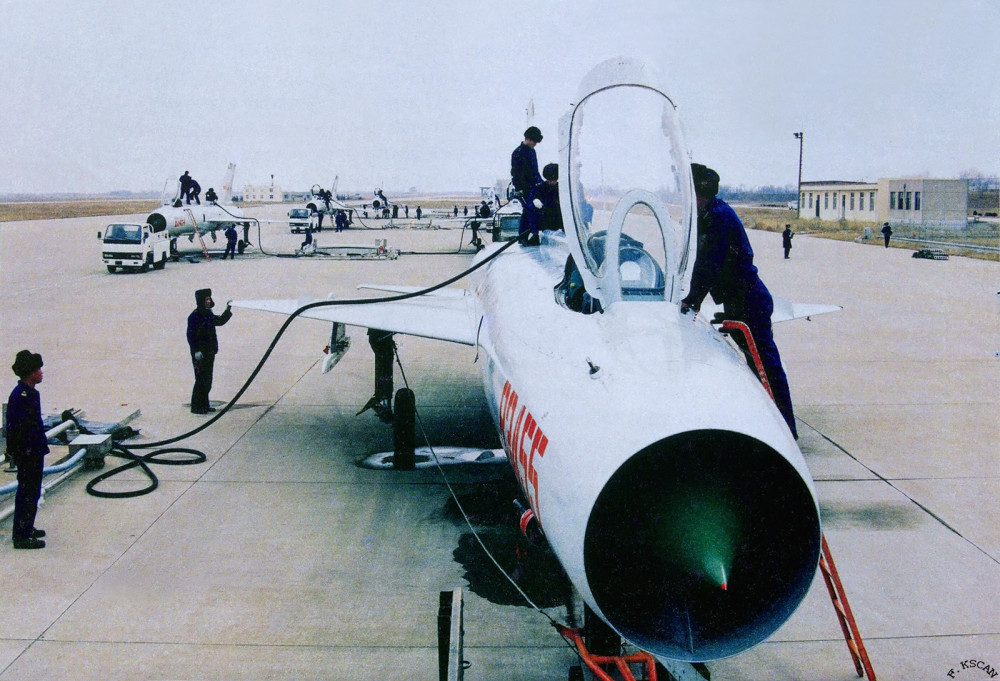 美军将于2030年退役f22,歼8老泪纵横,终于把猛禽熬死了