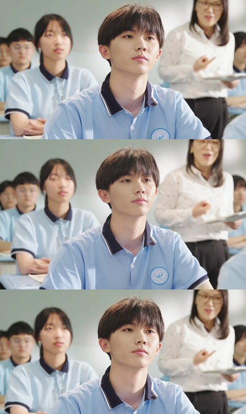 马嘉祺为母校拍宣传片,青春气息扑面而来,有千玺当年的影子了