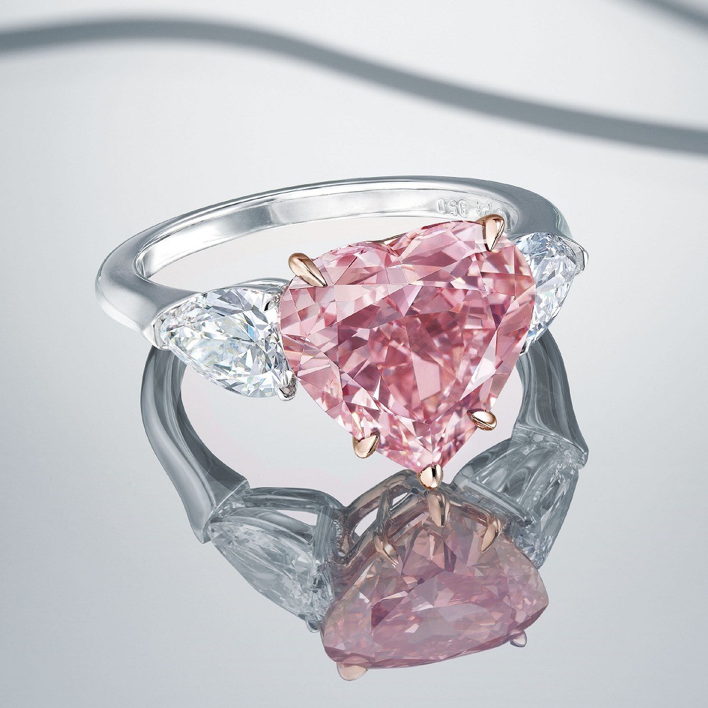 佳士得春拍15.81ct紫粉钻2928万美元成交,刷新紫粉钻拍卖纪录