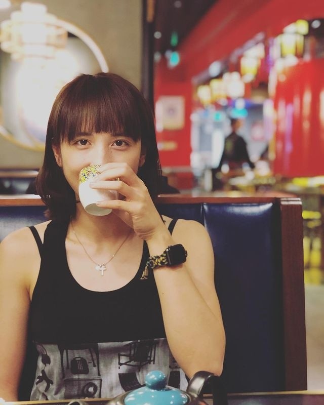 陈盈骏晒与女友合照透露求婚成功yes