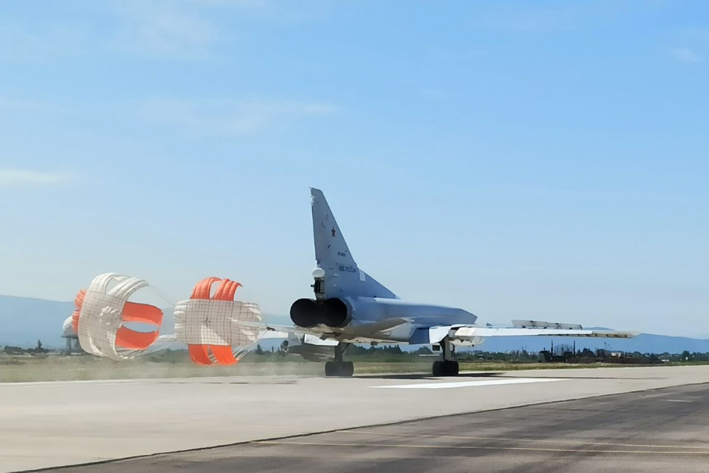 俄罗斯忍无可忍出动轰炸机地毯式轰炸百名叙利亚叛军炸死炸伤