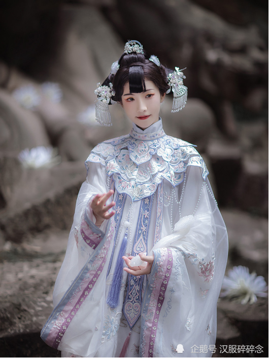 汉服模特之十里小姐姐的百变风格可盐可甜你最喜欢哪种呢