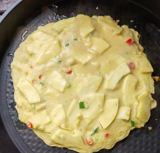 笋瓜片煎饼,颜色金黄,酥香诱人