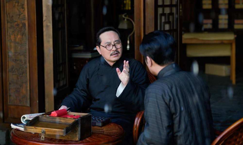 汪孟邹这个角色参考资料更少,细节上没有太多, 就是一个大的方向.