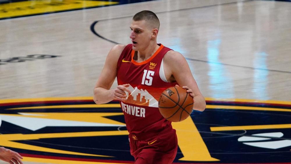 约基奇 NBA又一份超级顶薪，这位二轮秀5年要拿2.45亿，姚明只能羡慕