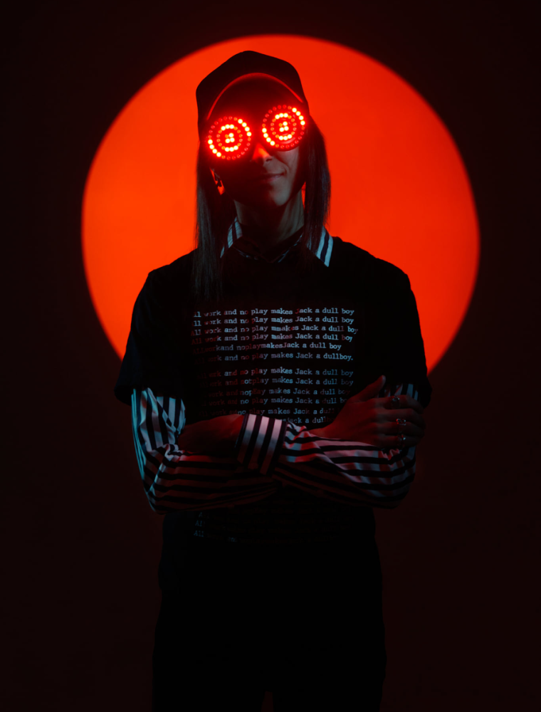 暗黑系 眼镜妹 Rezz 我们仍未知道rezz到底在做什么音乐 腾讯新闻