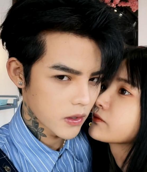 杨东煜晒与璐璐视频后,放话要去搏一搏,失败就找个现实中女生相亲