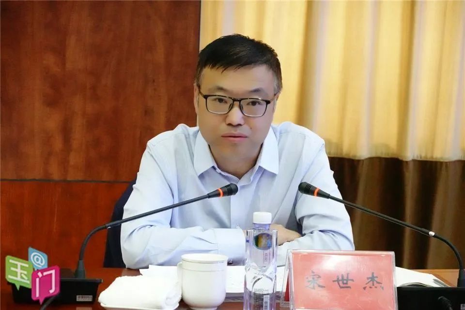 宋世杰对玉门资源和投资环境给予高度肯定.