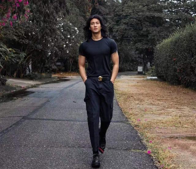 地表最帅和尚188cm缅甸男模袈裟配肌肉依旧帅气迷人