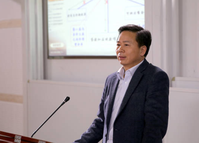 北大教授王青松:带妻子遁入深山,11年花光350万积蓄,现在如何