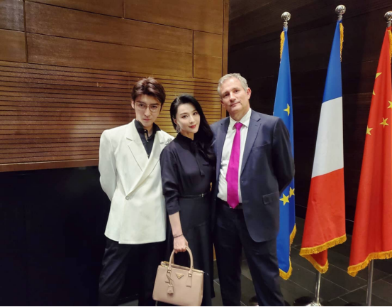 华人珠宝设计师dennissong出席法国大使馆官邸晚宴