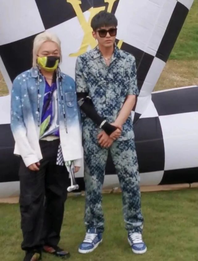 吴亦凡,马思唯官宣新厂牌,红花会,活死人等老厂牌能否应战?_腾讯新闻