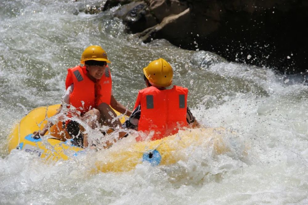 盘点安康周边漂流好去处!约上三五好友一起去"湿身"吧!_腾讯新闻