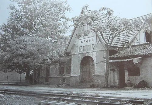 1907年12月,南浔铁路在九江龙开河举行启土典礼.