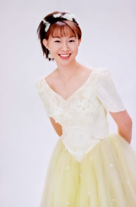 5岁登台,7岁出专辑,"被死亡"后复出20年无望的卓依婷,如今怎样了?