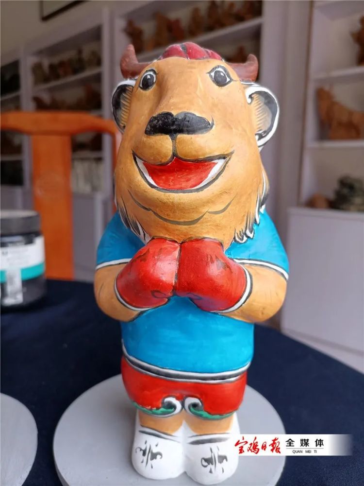 快来瞧一组可爱的十四运吉祥物泥塑作品来了
