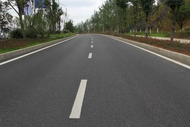 柏油路越来越普及为啥农村修路却还是水泥路3个原因