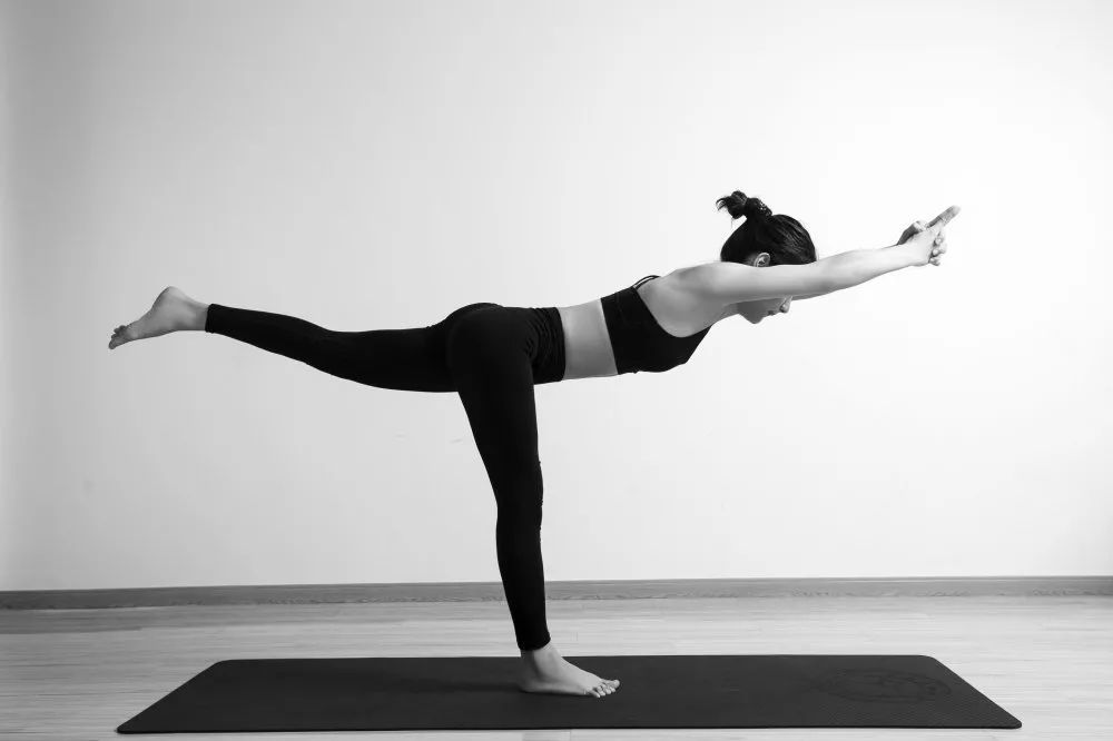 这7个瑜伽动作能坚持30秒以上的身材一定不会差