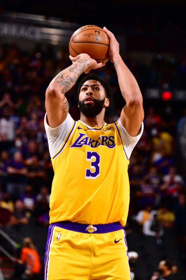 迎来蜕变的安东尼戴维斯关关难过关关过前路漫漫亦灿灿