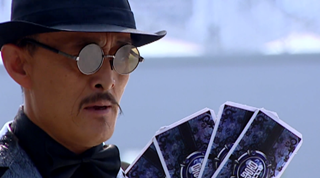 铠甲勇士向阳拥有五行血脉是帝皇铠甲的召唤人却被黑帝控制