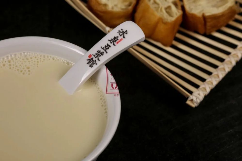 葛根月饼,木瓜丝,百香果干,土窑烧鸡,香芋鸭,枣林蜜饯,冰泉豆腐花