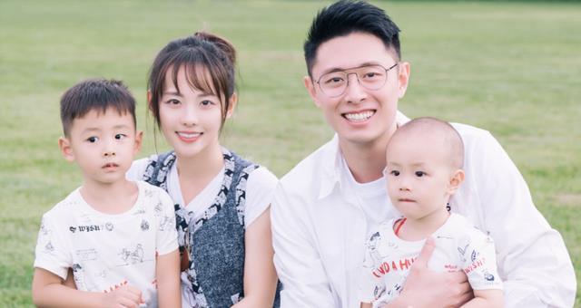 婚后的张嘉倪很少出席活动,把更多的重心都放在维护小家庭上