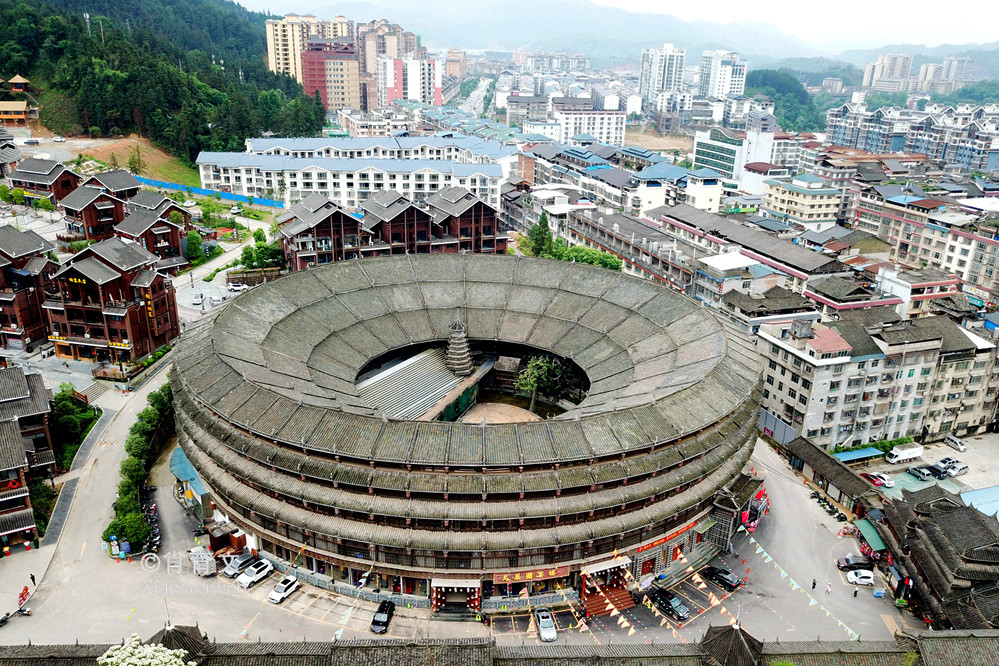 广西三江县城里有个月也侗寨这里有座鸟巢建筑还是世界之最