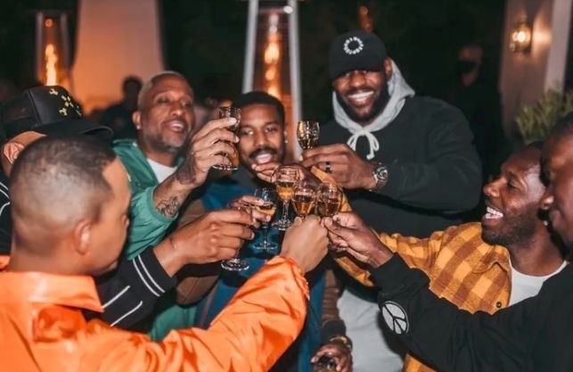 nba联盟 詹姆斯违反NBA安全条例，为什么联盟不敢对他禁赛？懂得都懂