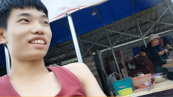 主播鲨鱼,粉丝总和已经突破了2000万,妥妥的头部主播,抖音,快手,虎牙