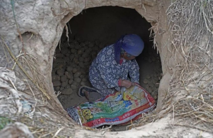 地窖有很强的保暖作用,为何古人宁愿冻死,也不挖地窖避寒呢?