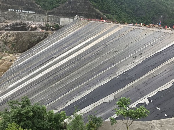 方溪水库工程大坝混凝土面板提前6天完成浇筑目标,拟2021年蓄水