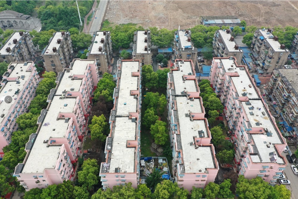 中国一冶老旧小区改造项目负责人江伟表示,"中国一冶作为基本建设