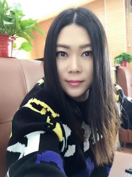 母智障父癱瘓,吃100片安乃近險自殺,今32歲的西單女孩還好嗎?