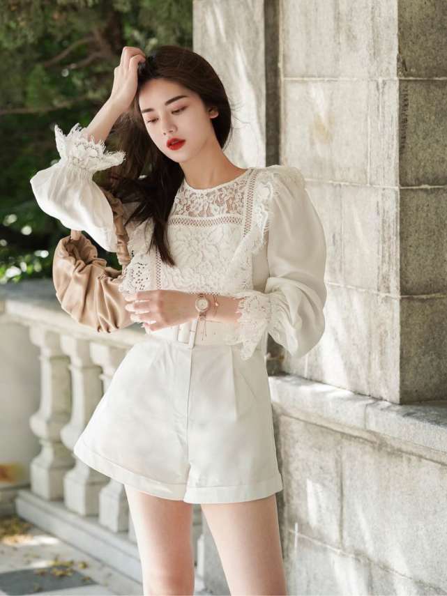初夏穿搭|优雅大方的甜系蕾丝连衣裙