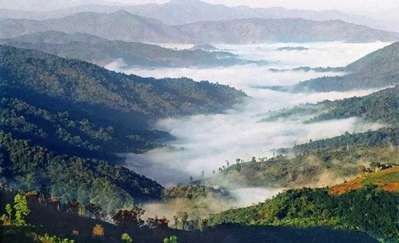 双江县03推荐游玩时间:6月~7月推荐景点:抚仙湖,阳宗海,帽天山等澄江