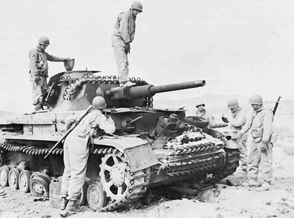 沙漠之狐在北非的最后一击美军与德军初次交锋凯塞林山口战役