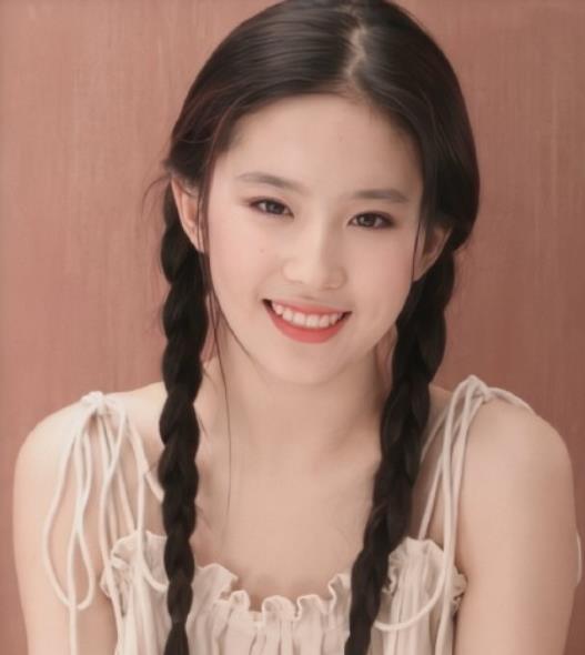 中国十大校花排行榜_国内十大“校花”名单新排行,迪丽热巴实至名归,清华校花引争议