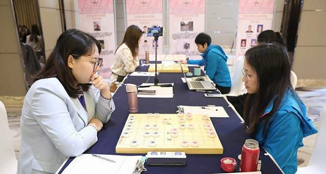 颜值与棋艺的集合体 女子象甲联赛开启 小姐姐们厉害了 腾讯新闻